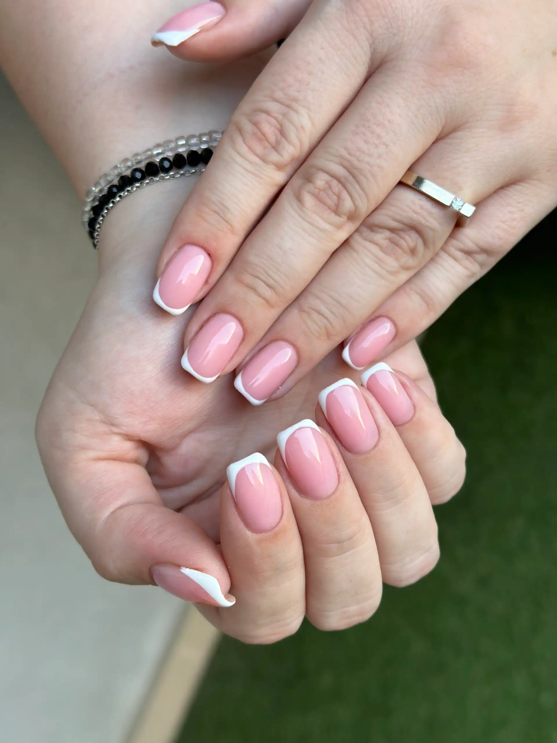 Gel lak nokti svetlo-roze nijansa, KTBeauty Novi Sad